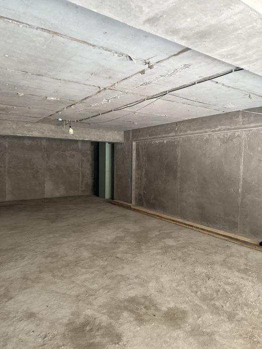 Коммерческое помещение 173 м², ТРК «Seoul Mun», у входа.