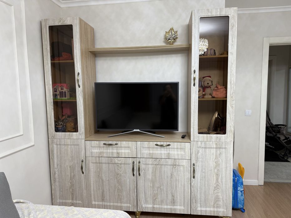 Шкаф сервант для гостиной