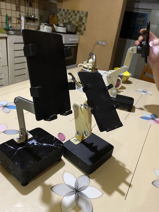 Подставки для телефона ручной работы