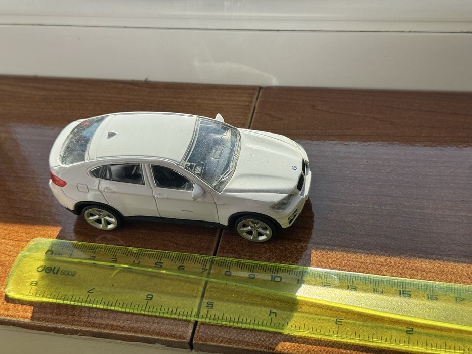 Machete auto metalice Burago 1/43