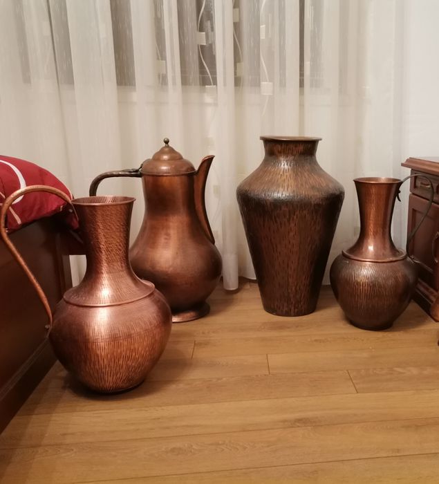 Големи медни съдове за колекционери и декорация