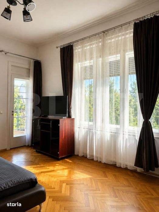 Cladire istorica, apartament, 4 camere- 130 mp, etaj 1, zona Centrala — fotografia 1
