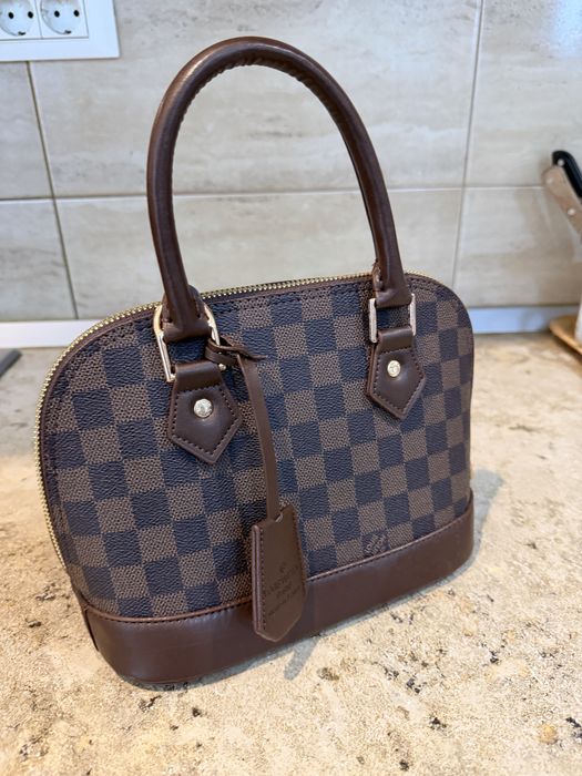 Geanta Louis Vuitton Alma