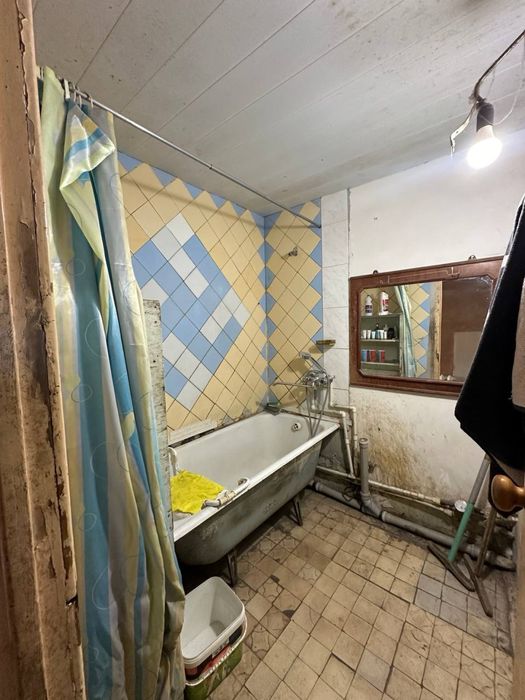 Сергелинский р-н Куйлюк массив 5 5/5/5 франция 112м2 балкон 2х6