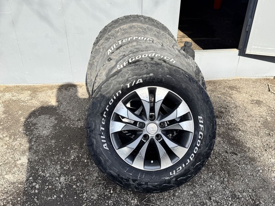 Шины BF Goodrich A/T 225/70 R 16, (Без дисков)! Торг