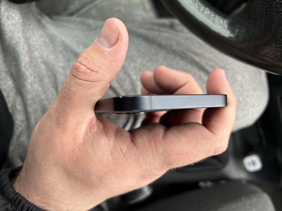 Продам IPhone 12