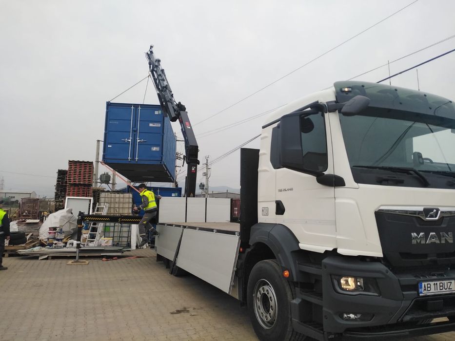 Inchiriere camion cu macara