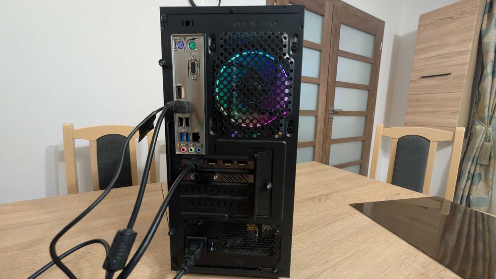 Calculator Gaming 1070 8GB, R7 2700x, Windows 11 PRO preinstalat