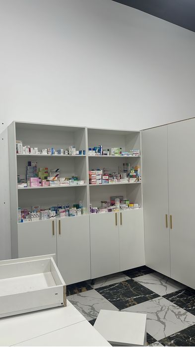 Продам мебель для аптеки, магазина