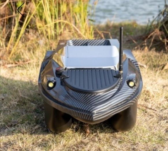 Barca Plantat, Nadit si Momit iUni V080, 4 Mulinete Crap FL EFB 6000 echipate cu Fir