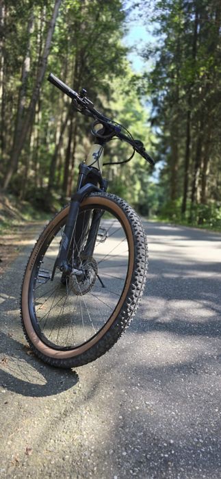 Bicicketa CUBE asistata electric