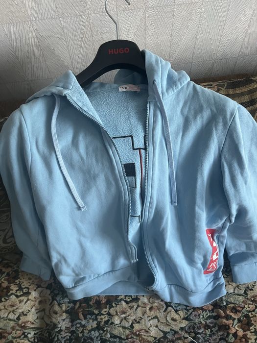 Толстовка на замке