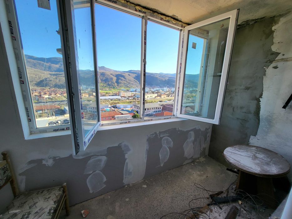 Продава четиристаен апартамент в гр.Пещера