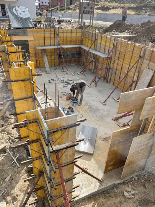 Panou cofraj pentru beton