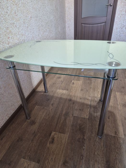 Стол кухонный стеклянный