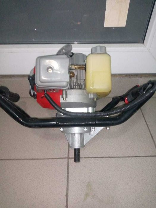 Продам бензобур.