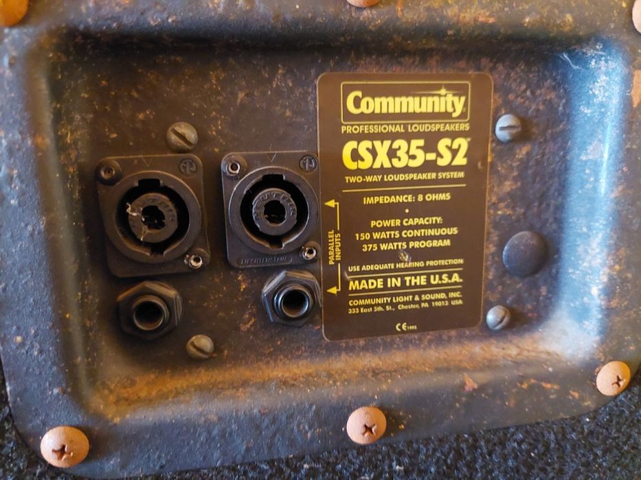 Vind 2 boxe Community CSX35_S2  NE umblate la ele sau