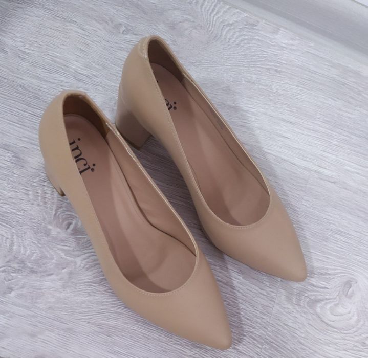 Продам женские туфли