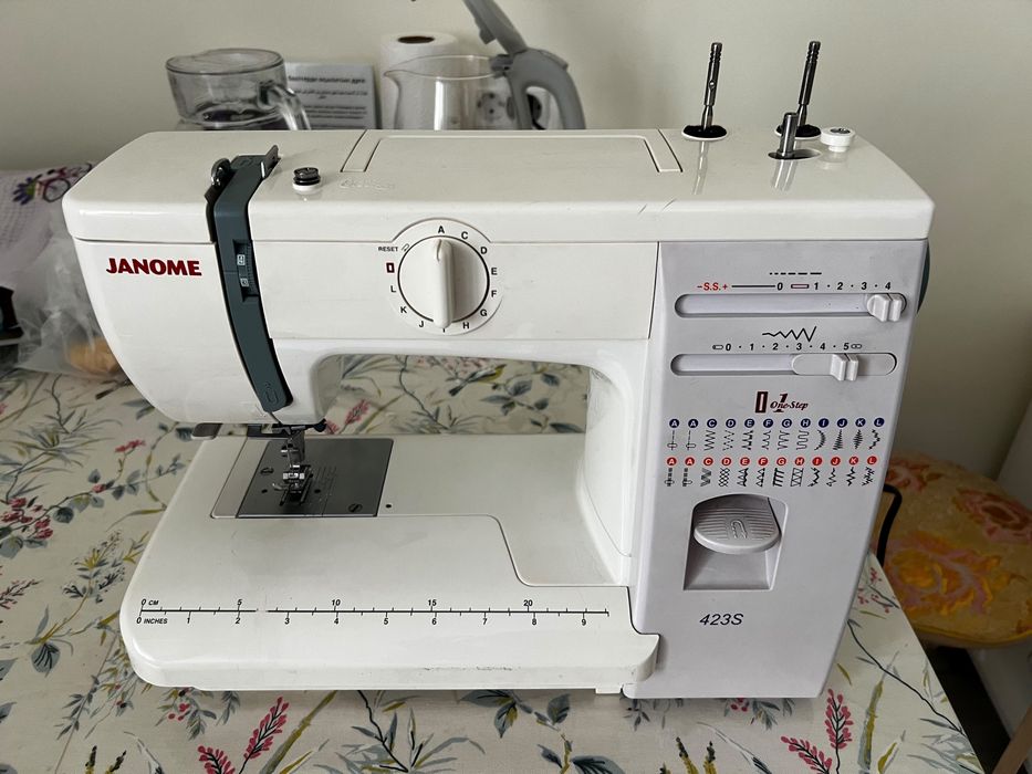 Швейная машина Janome