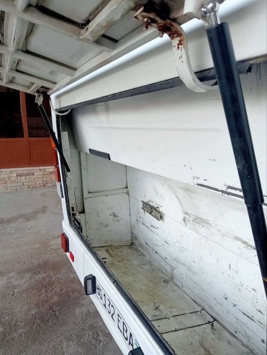 Avtobus sotiladi 2018 yilda ishlab chiqarilgan xolati zo'r