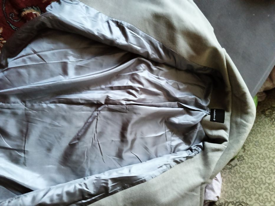 Продам пальто осенние