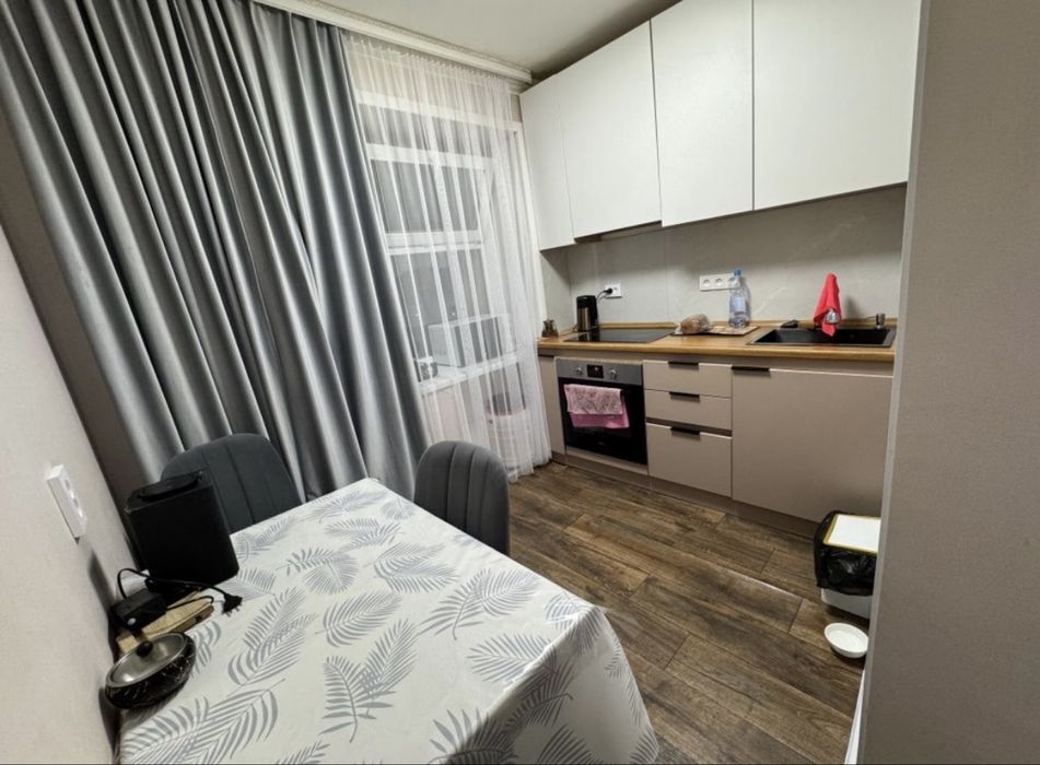 Продается 2-ком квартира 5-20(высотка)