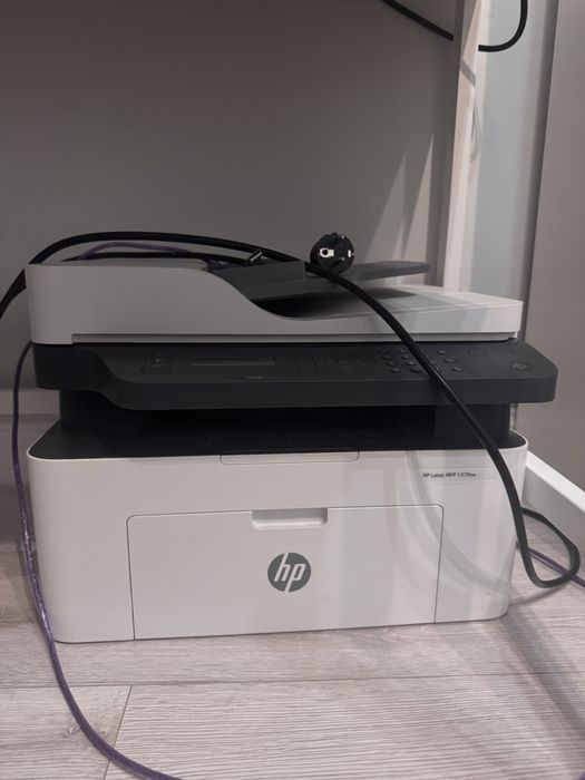 Продам принтер HP laser MFP 137fnw