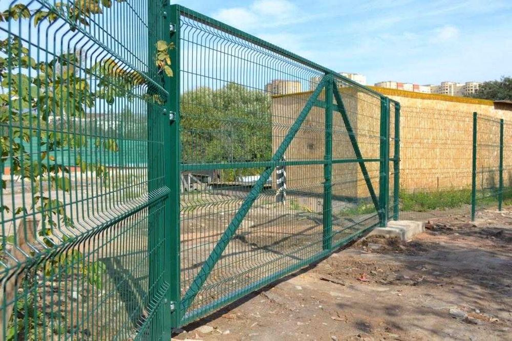 ВРАТА за двора от стоманени профили и заварени мрежи --ПРОИЗВОДИТЕЛ