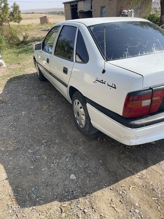 Opel vectra 1.8 обём 8 клапан