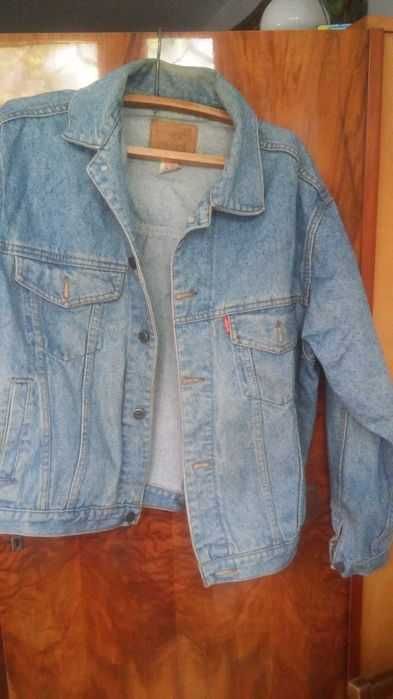 Продам старую джинсовую куртку. Цена окончательная