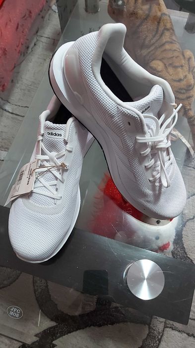 Adidasi noi originali