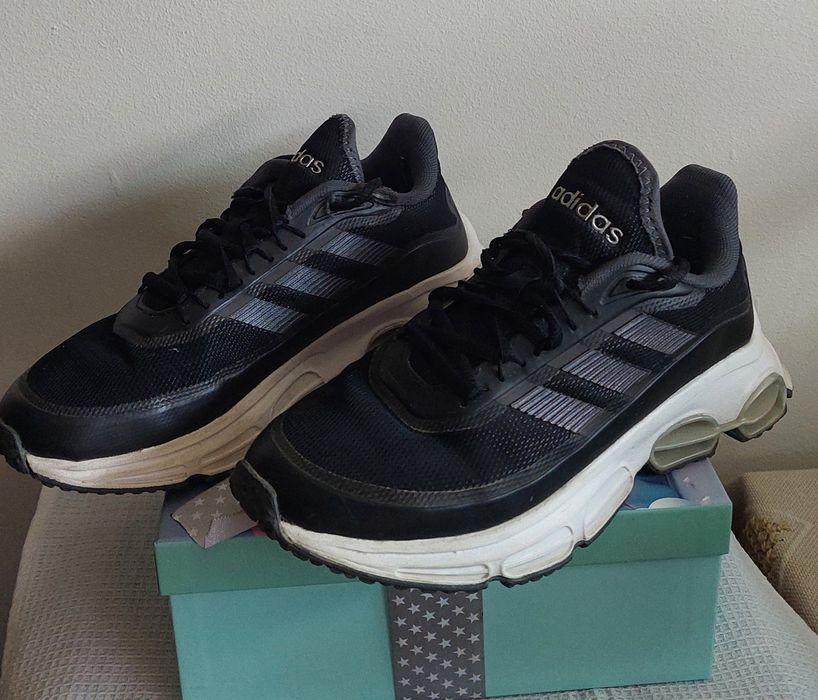 маратонки - Adidas- 36 1/3