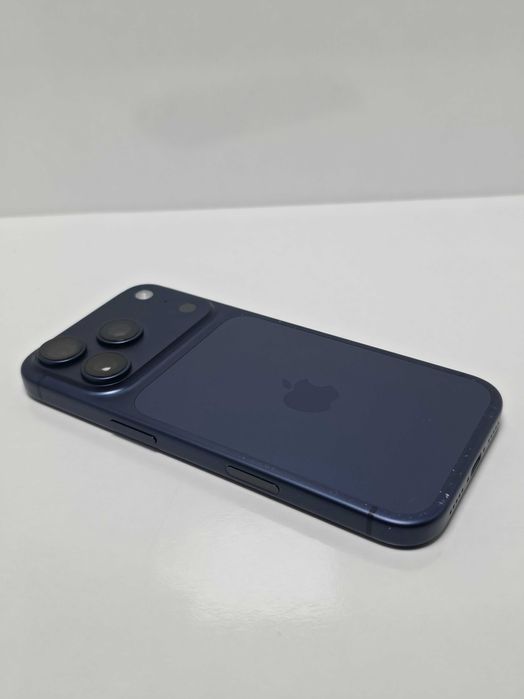 iPhone 17 Pro 256GB Deep Blue