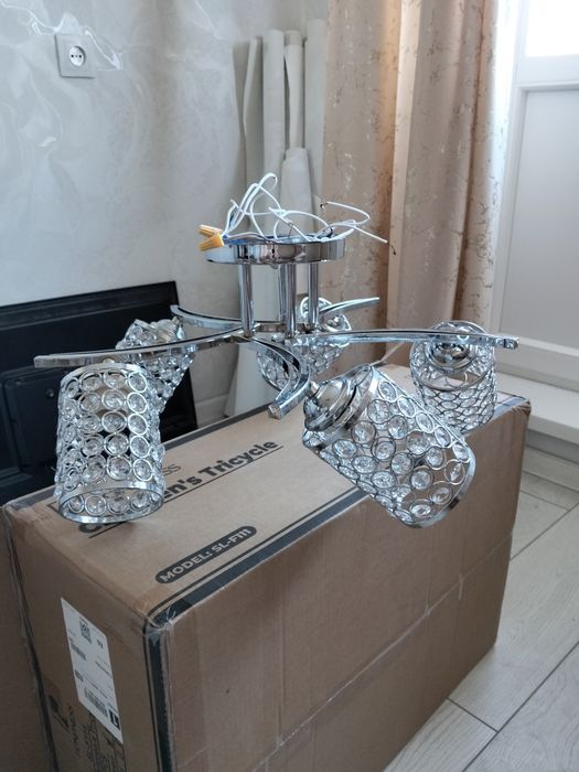 Продам люстру освящения, недорого