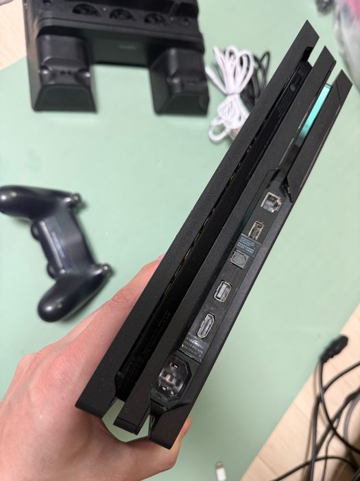 PlayStation 4 pro 1tb Uyinlari bilan