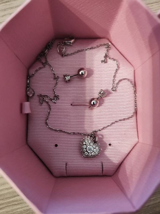 Оригинално ново колие с обеци SWAROVSKI