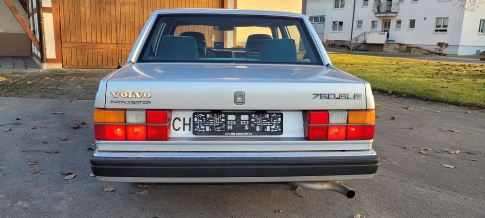 Vand VOLVO 760 GLE inmatriculat ca vehicul istoric
