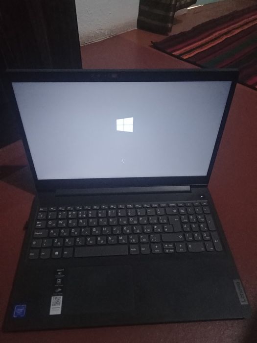 Kamyuter Lenovo ipad3 sotiladi srochno holati yangi 2 oy boldi