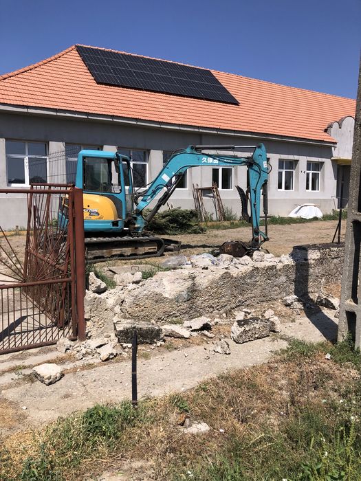 Inchiriez utilaje (excavatoare,mini incarcatoare si camion)