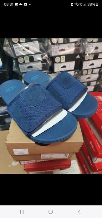 Lichidare stoc slapi UGG