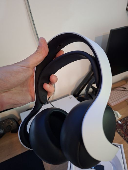 Casti PlayStation PULSE Elite ca noi