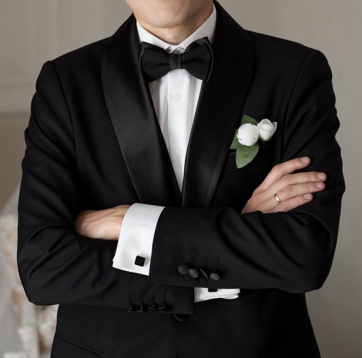 Продам костюм, тройка. Абсолютно новый костюм.