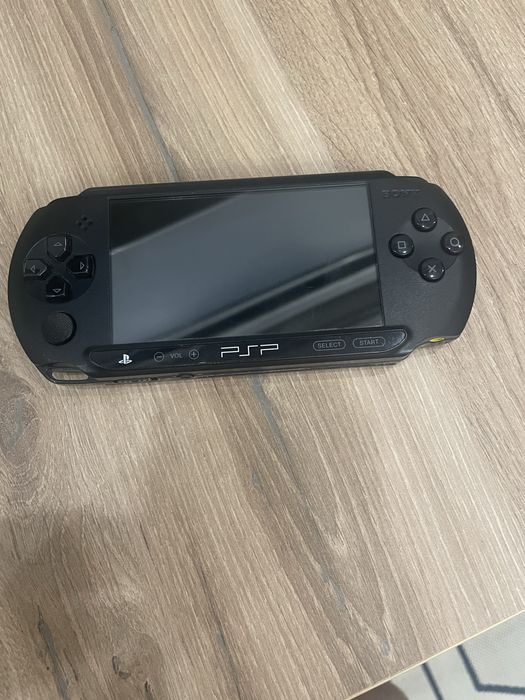 PSP-E1003 , в идеальном состаянии , редкая модель