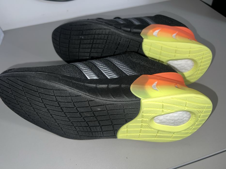 Продам красовки Adidas boost новые оригинал!