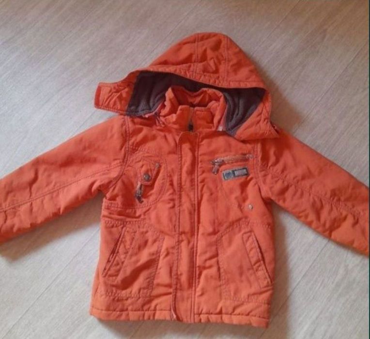 За три куртки 4000 тенге