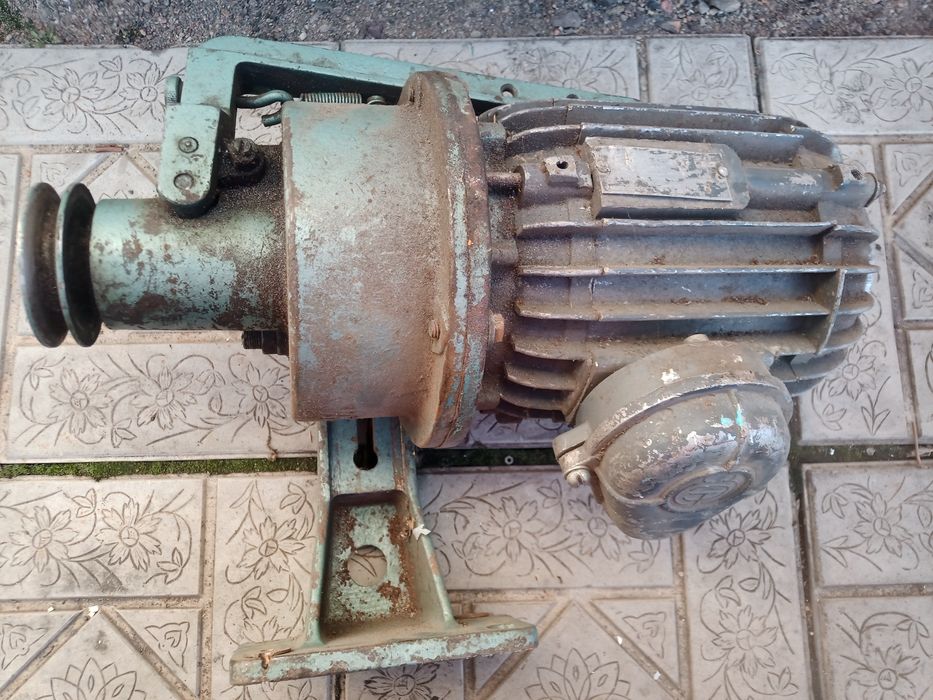 Электродвигатель