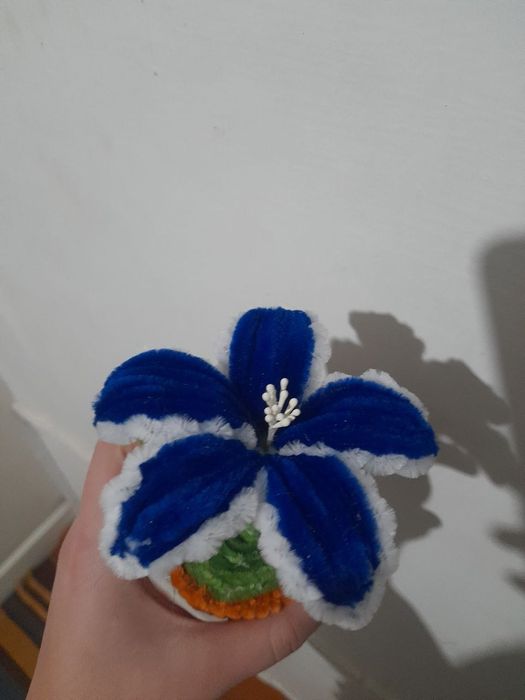 q'l mexnatida yasalgan gullar