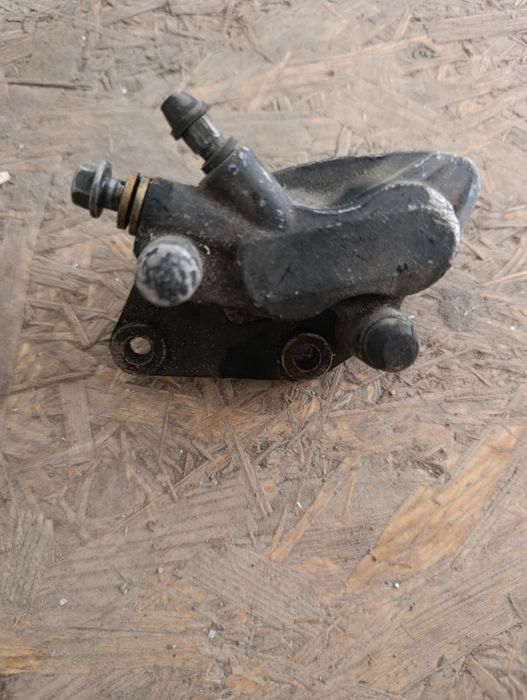 Тормозной цилиндр бачок для электроскутера