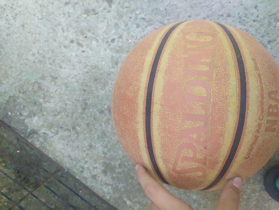 Подписана оригинална баскетболна топка Spalding