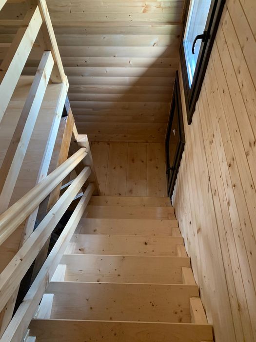 Vând casă de locuit pe structură de lemn